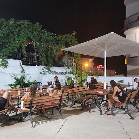 סרנדה Hostel K13 מראה חיצוני תמונה