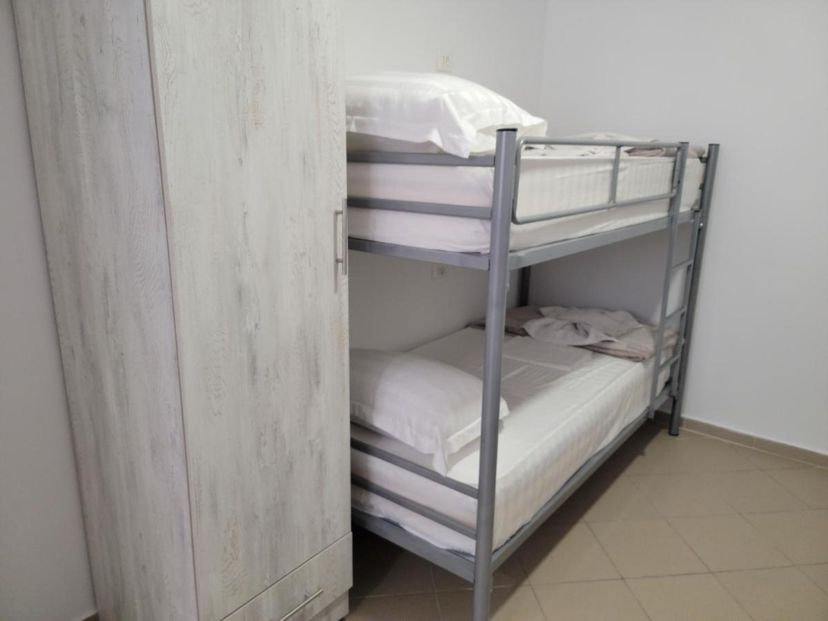 סרנדה Hostel K13 מראה חיצוני תמונה