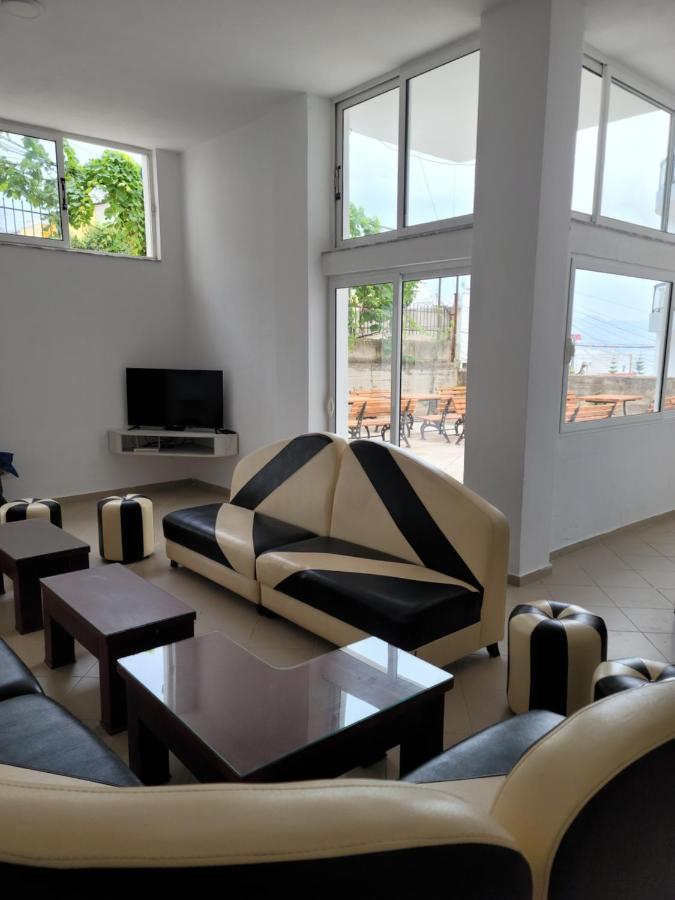 סרנדה Hostel K13 מראה חיצוני תמונה